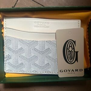 White go yard card holder